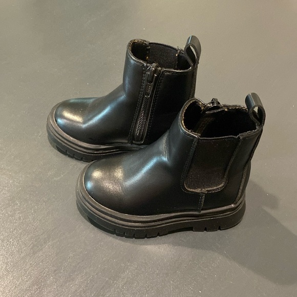 Baby Gap Toddler Ankle Boots - Black - Size 5 - Picture 2 of 10